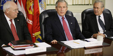 061102_rumsfeld cheney bush_APA