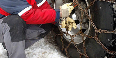 061115_schneeketten LKW_APA