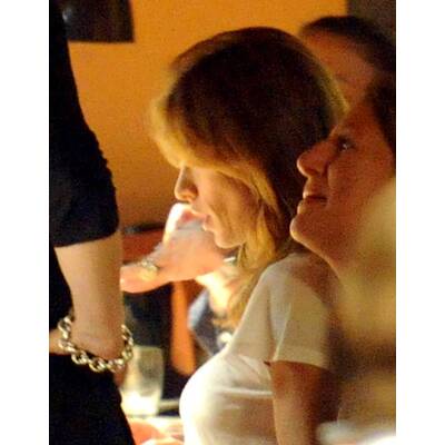 Elisabetta Canalis: Dinner mit Freunden