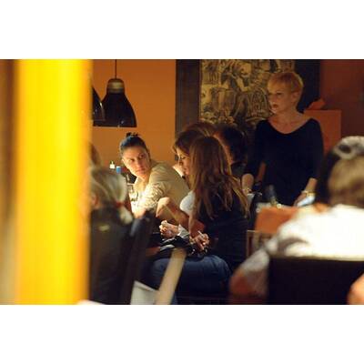 Elisabetta Canalis: Dinner mit Freunden