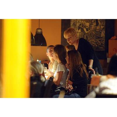 Elisabetta Canalis: Dinner mit Freunden