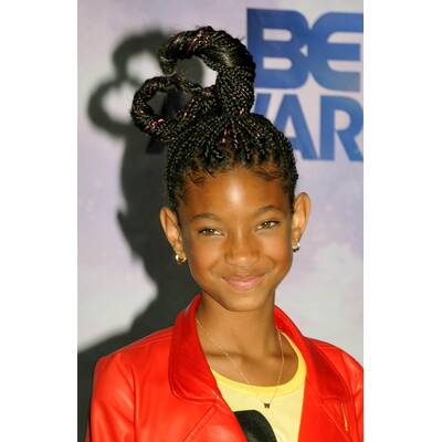 Willow Smiths Haarstyles