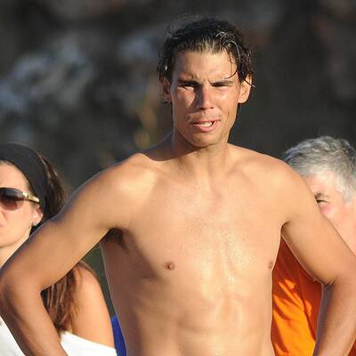 Rafael Nadal: Mit Freundin und Volleyball am Strand