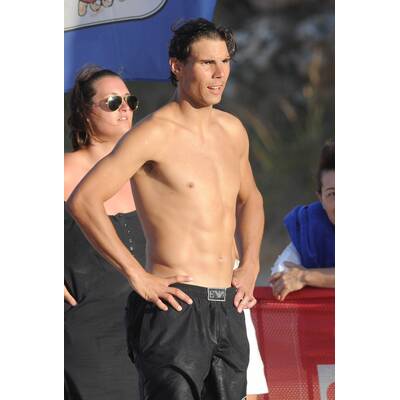 Rafael Nadal: Mit Freundin und Volleyball am Strand