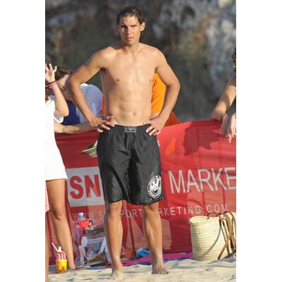 Rafael Nadal: Mit Freundin und Volleyball am Strand