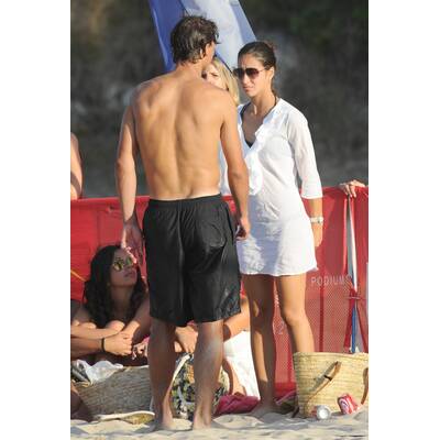 Rafael Nadal: Mit Freundin und Volleyball am Strand