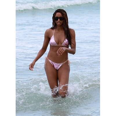 Sexy Bademaus: Ciara lässt den Busen blitzen