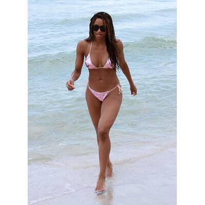 Sexy Bademaus: Ciara lässt den Busen blitzen