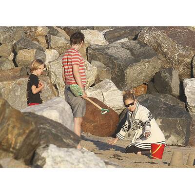 Kate Hudson, Matt Bellamy & Sohn Ryder am Strand von Malibu