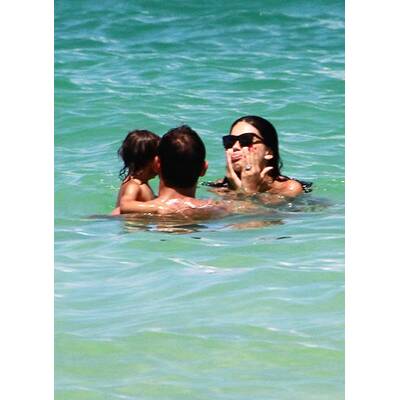 Adriana Lima: Familienausflug zum Strand