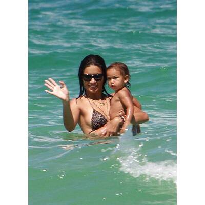 Adriana Lima: Familienausflug zum Strand