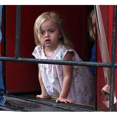 Brad Pitt und Angelina Jolie erkunden mit ihren Kindern London