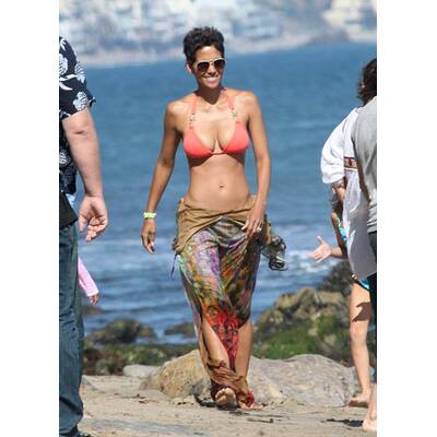 Halle Berry: So sexy feiert sie ihren 45. Geburtstag