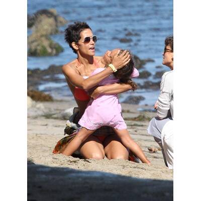 Halle Berry: So sexy feiert sie ihren 45. Geburtstag