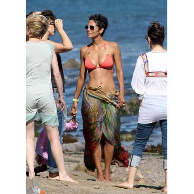 Halle Berry: So sexy feiert sie ihren 45. Geburtstag
