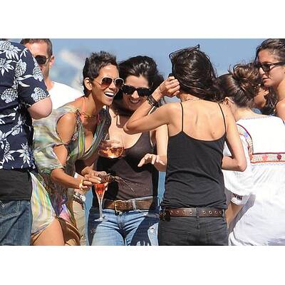 Halle Berry: So sexy feiert sie ihren 45. Geburtstag