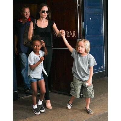 Brad Pitt und Angelina Jolie erkunden mit ihren Kindern London