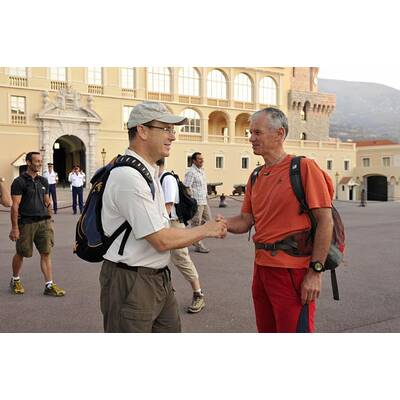 Fürst Albert II. auf Wanderschaft