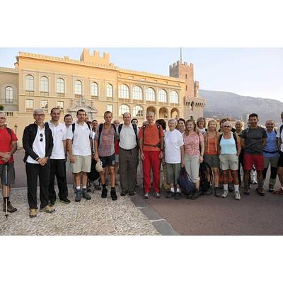 Fürst Albert II. auf Wanderschaft