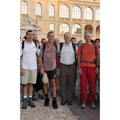 Fürst Albert II. auf Wanderschaft