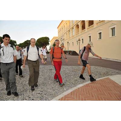 Fürst Albert II. auf Wanderschaft