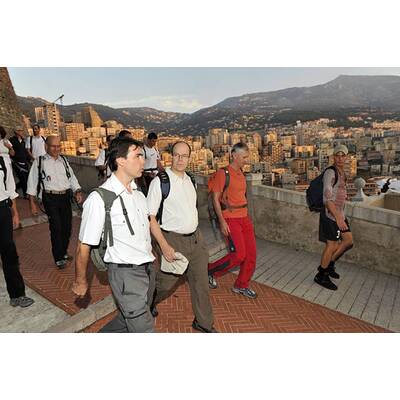 Fürst Albert II. auf Wanderschaft