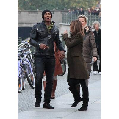 Elisabetta Canalis turtelt in Berlin