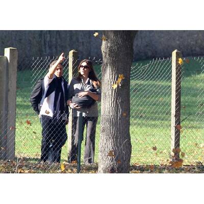 Carla Bruni & Nicolas Sarkozy: Spaziergang mit Baby Giulia