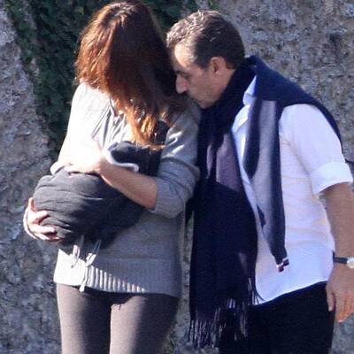 Carla Bruni & Nicolas Sarkozy: Spaziergang mit Baby Giulia