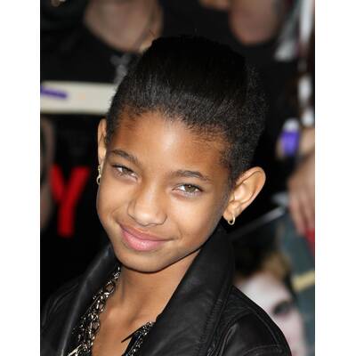 Willow Smiths Haarstyles