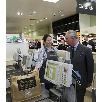 Prinz Charles auf Supermarkt-Exkursion