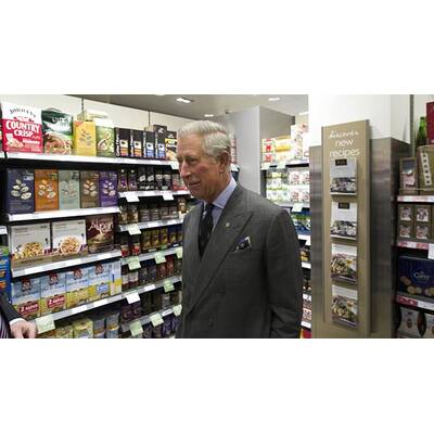 Prinz Charles auf Supermarkt-Exkursion
