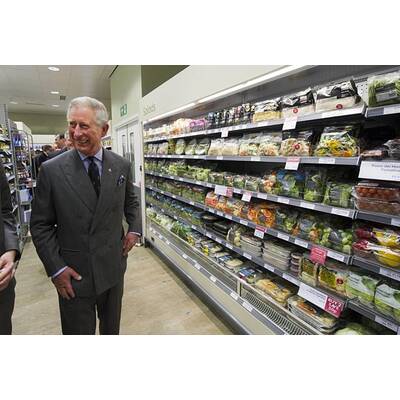 Prinz Charles auf Supermarkt-Exkursion
