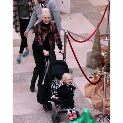 Gwen im Spielzeug-Wunderland