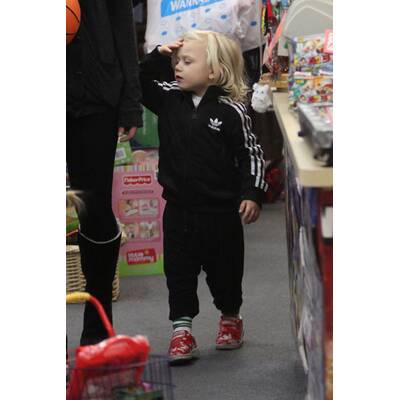 Gwen im Spielzeug-Wunderland