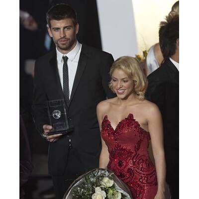 Shakira: Sexy Lady in Red bei der FIFA Ballon d'Or Gala