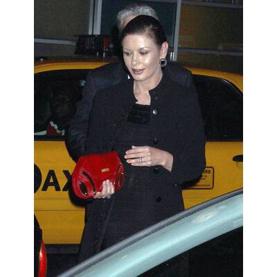 Ist sie wieder schwanger? 