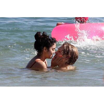 Vanessa Hudgens & Austin Butler auf Hawaii