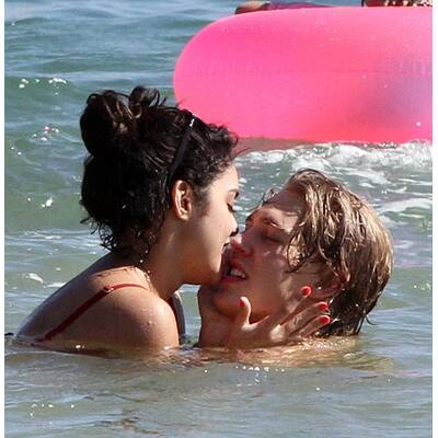 Vanessa Hudgens & Austin Butler auf Hawaii