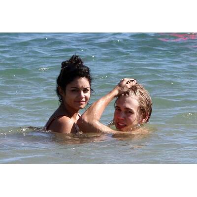 Vanessa Hudgens & Austin Butler auf Hawaii