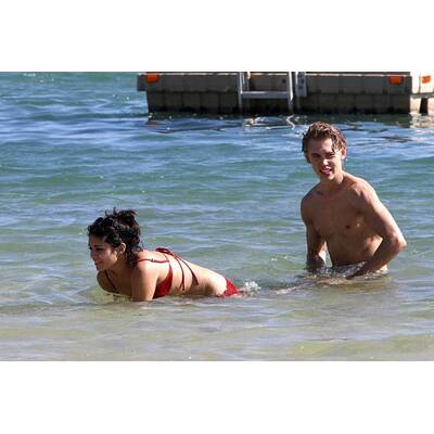 Vanessa Hudgens & Austin Butler auf Hawaii