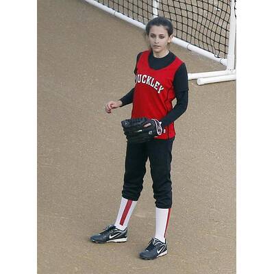 Paris Jackson am Spielfeld