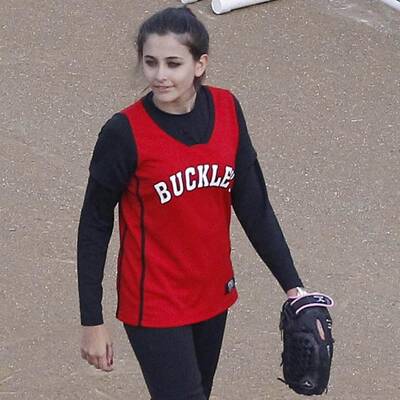 Paris Jackson am Spielfeld