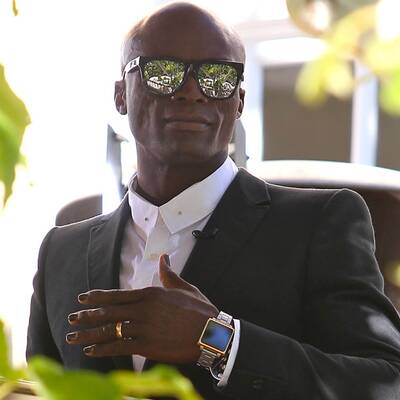 Guckt mal! Ich trage den Ring noch!!