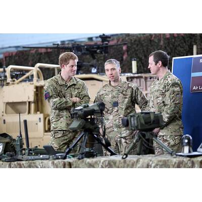 Seine Ausbildung zum Hubschrauber-Piloten ist abgeschlossen!