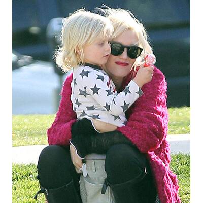 Stylisch: Stefani mit Kids im Park