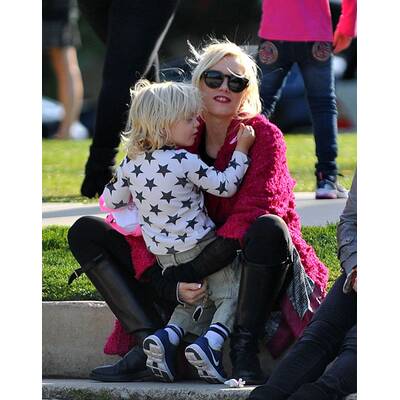 Stylisch: Stefani mit Kids im Park