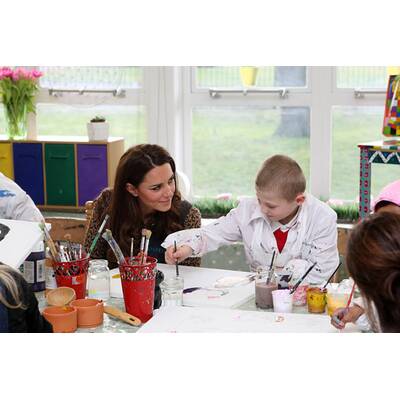 Herzogin Kate: Edler Auftritt in Grundschule