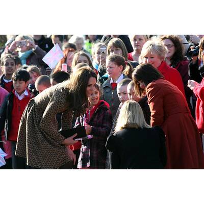 Herzogin Kate: Edler Auftritt in Grundschule