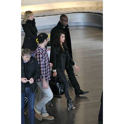 Kim Kardashian: Kahle Stelle am Kopf